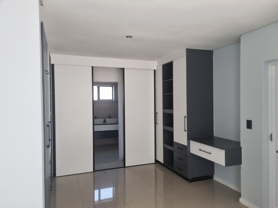 5 Bedroom Property for Sale in Melodie North West